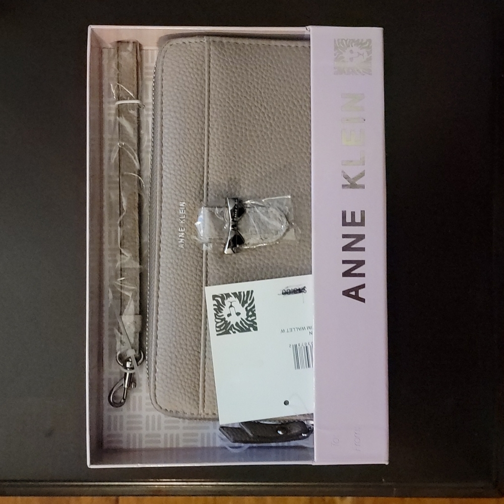 NWT Anne Klein wallet